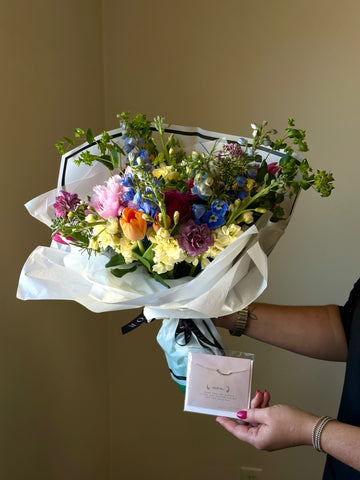 Mother’s Day Bouquet & Necklace Gift Set